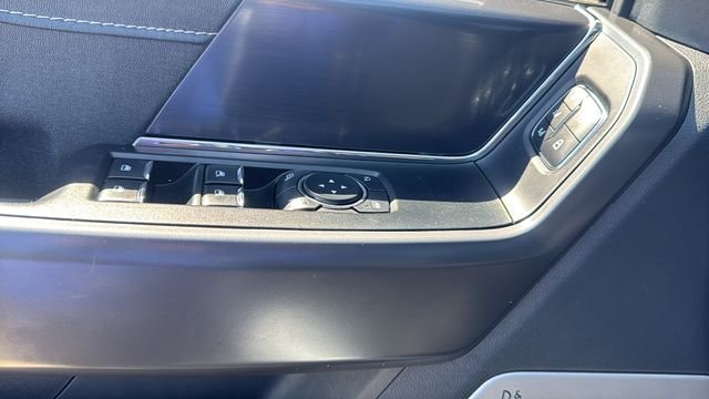 Used 2025 White Ford Lariat image 18