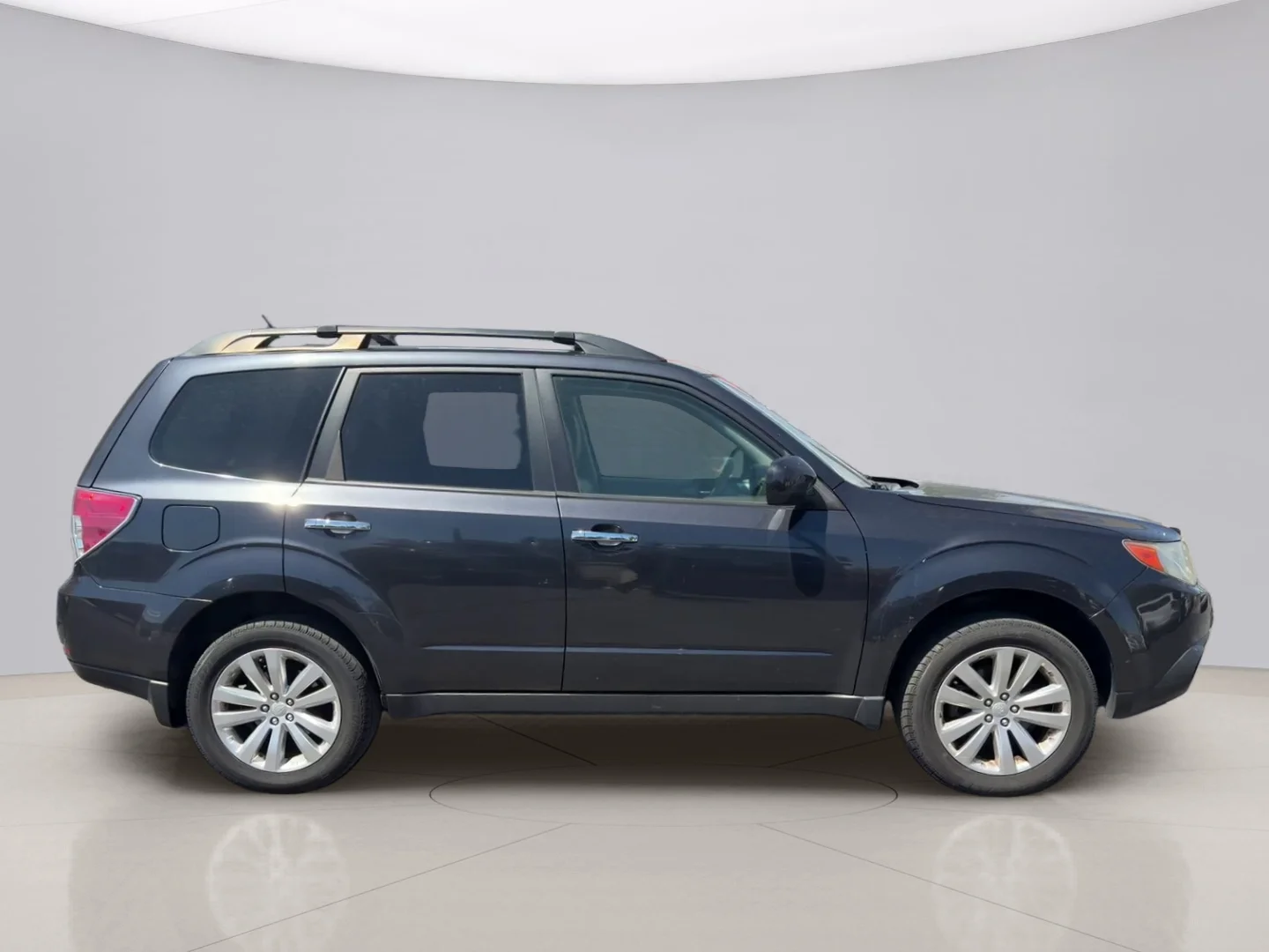 Used 2013 Gray Subaru 2.5X LIMIT image 4