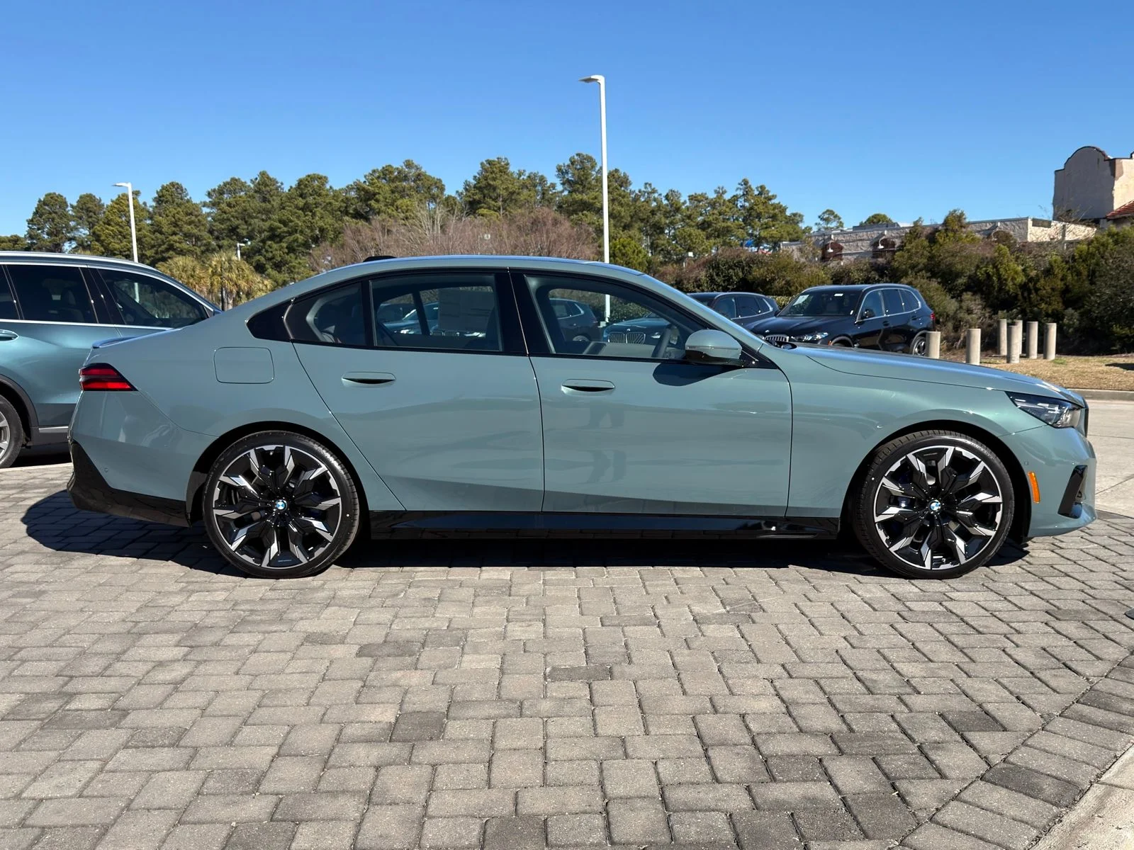 Used 2026 Cape York Green Metallic BMW 530i image 8