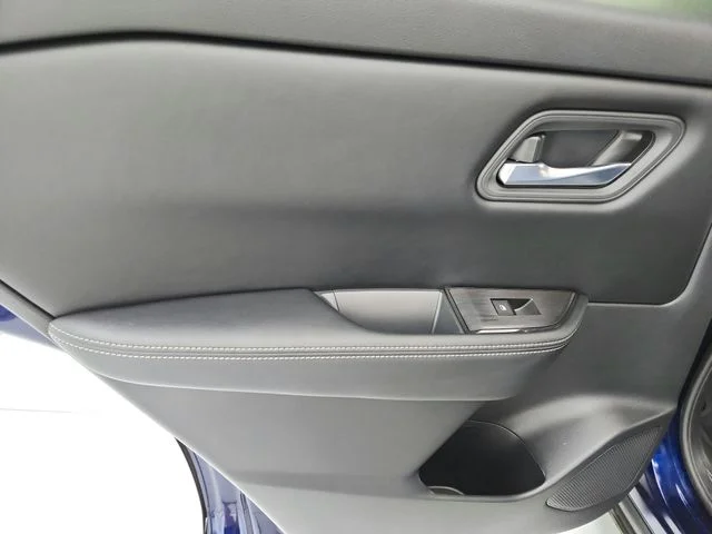 Used 2025 Blue Nissan SV image 38