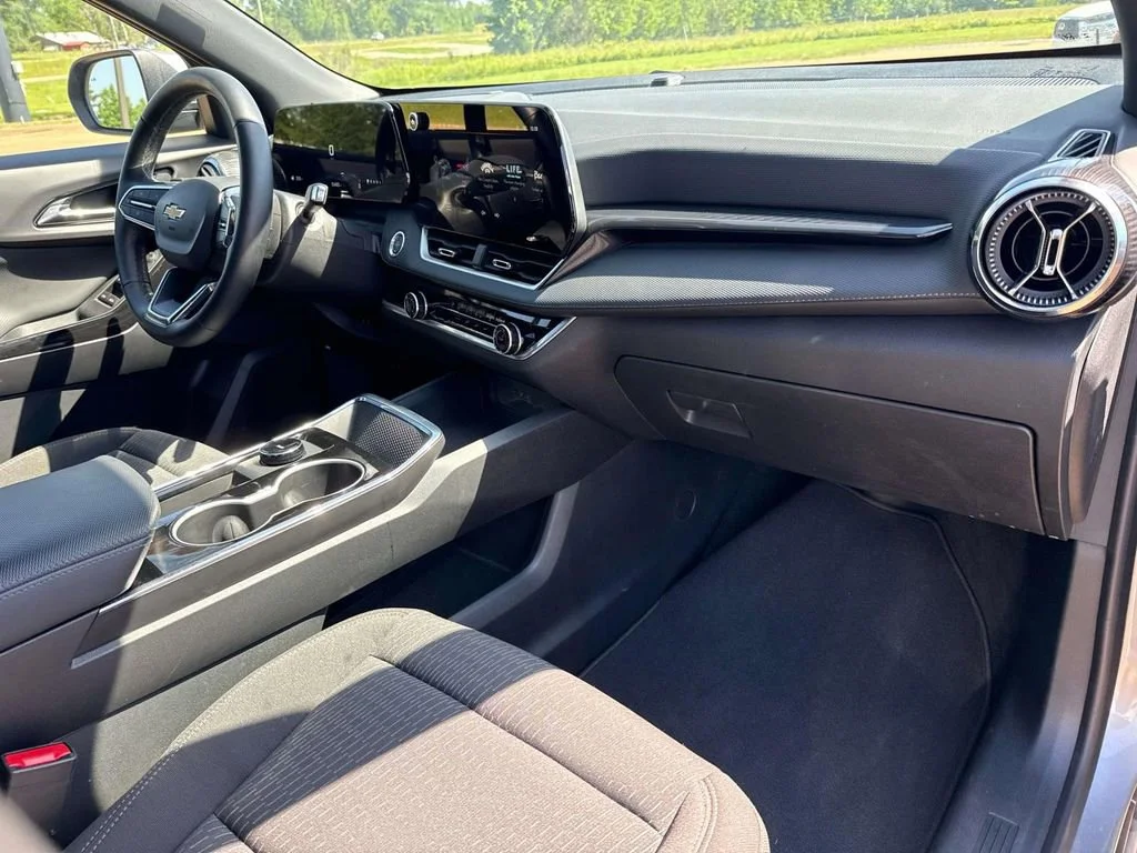 Used 2026 Sterling Gray Metallic Chevrolet LT image 21