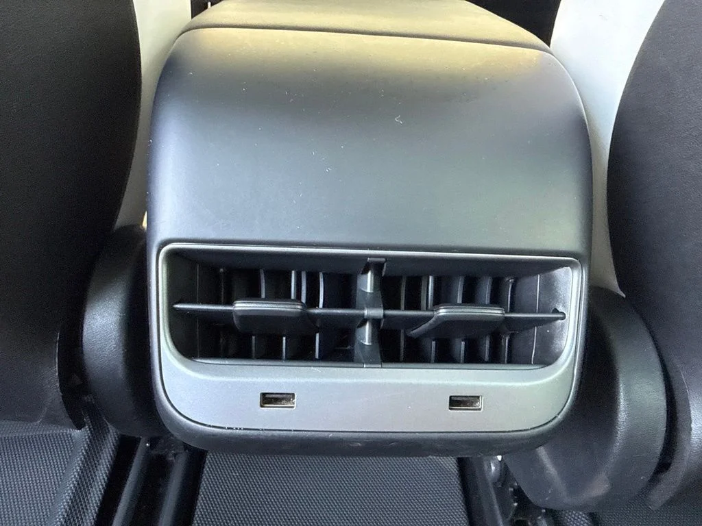 Used 2019 Black Tesla  image 30