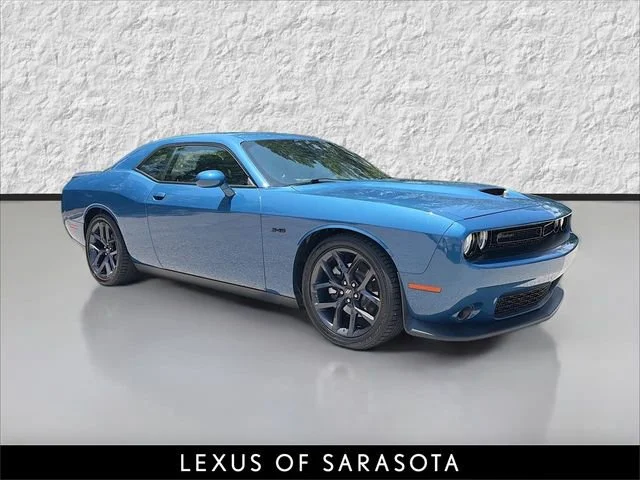 2023 Dodge Challenger R/T's photo