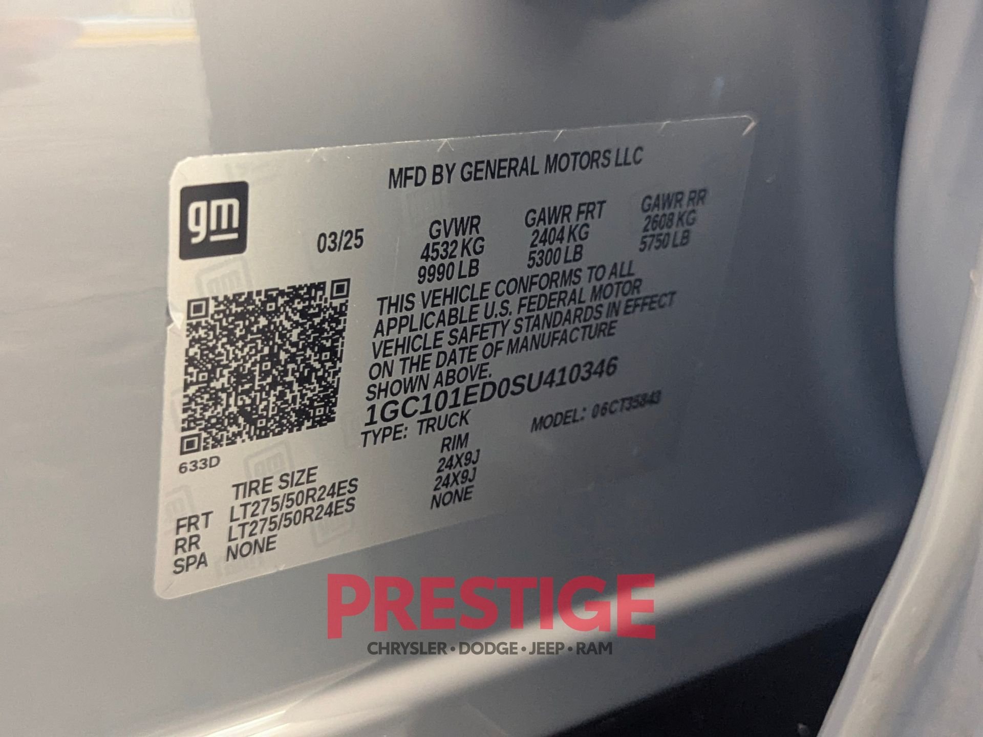 Used 2025 Gray Chevrolet RST image 35
