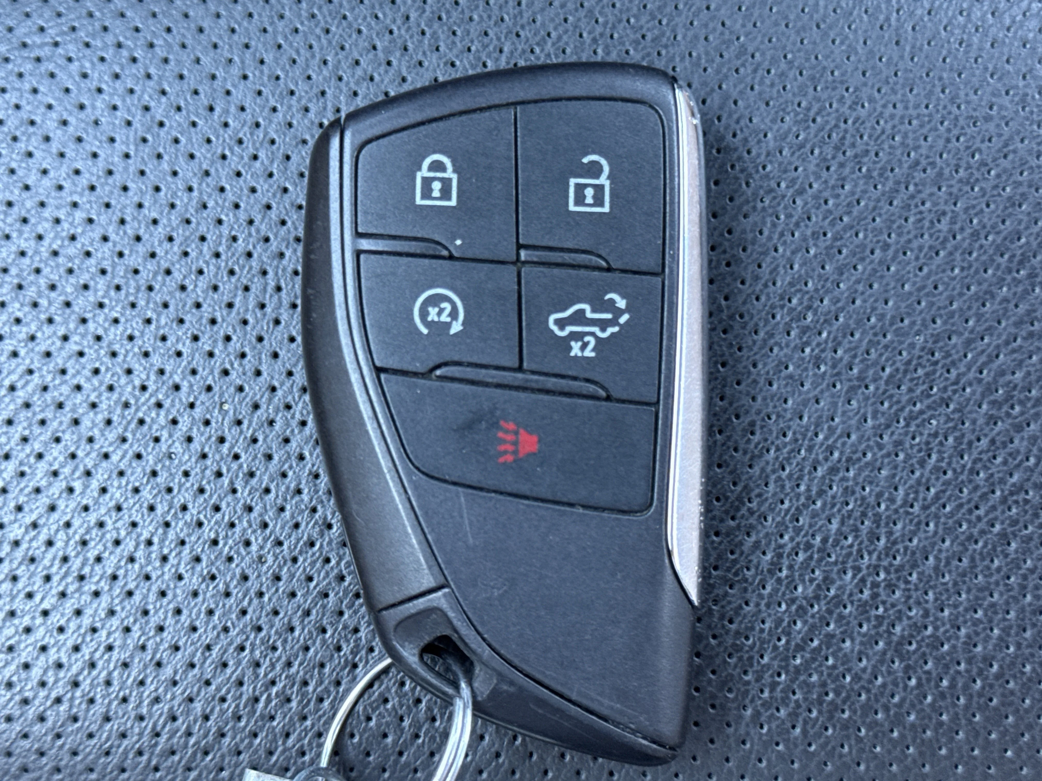 Used 2024 Volcanic Red Tintcoat GMC SLT 4WD image 29