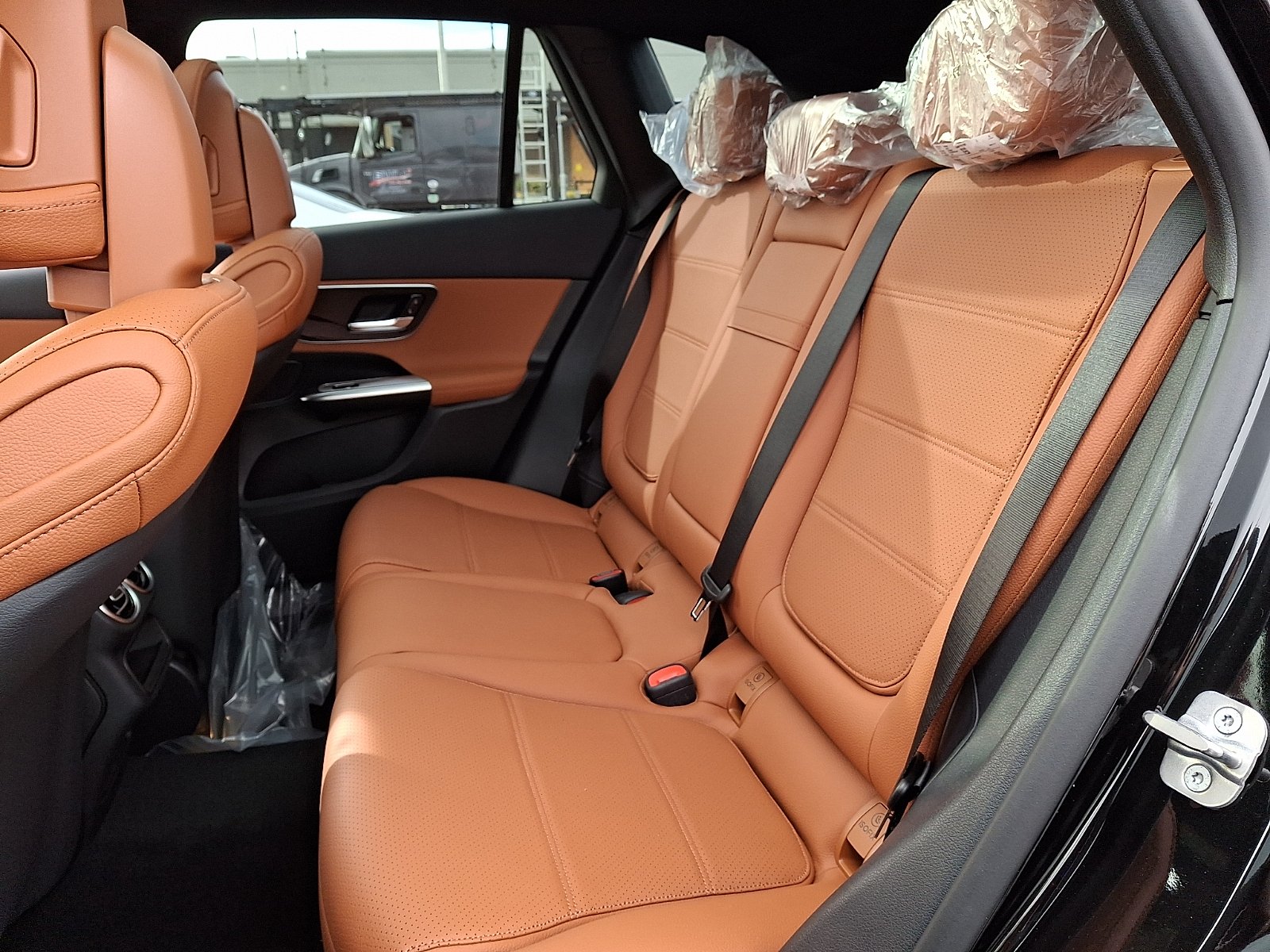 New 2027 Obsidian Black Metallic Mercedes-Benz GLC 300 image 8