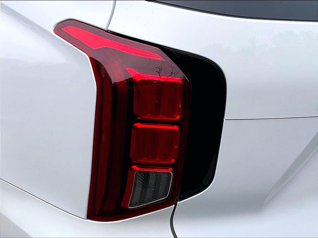 Used 2024 White Hyundai Calligraphy Night Edition image 33