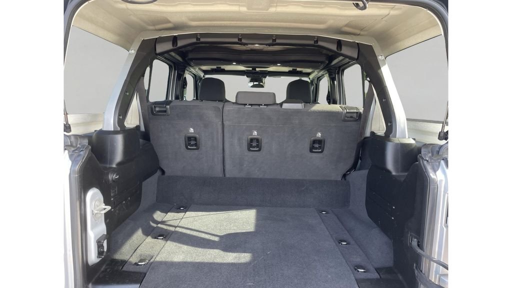 Used 2024 Silver Jeep Rubicon 4xe image 9