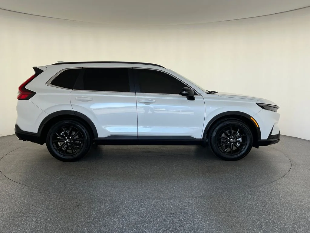 Used 2024  Honda Sport-L image 2