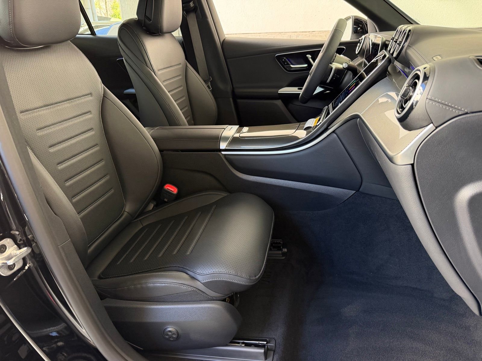 New 2026 Black Mercedes-Benz GLC 300 image 15