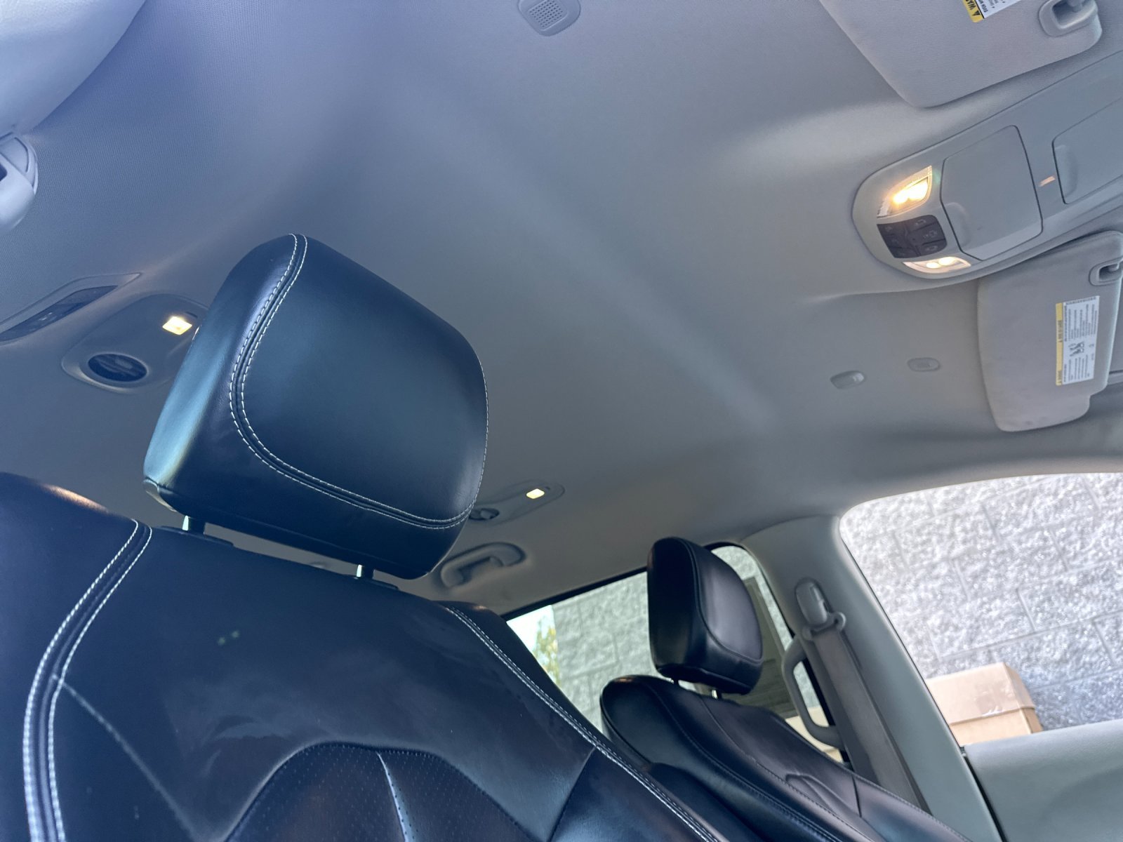 Used 2023 Silver Mist Clearcoat Chrysler Touring L 4D Passenger Van image 20