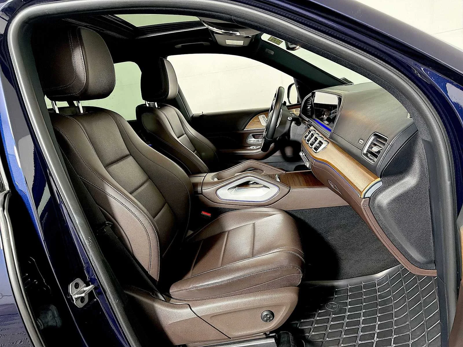 Used 2022 Lunar Blue Metallic Mercedes-Benz GLE 450 image 24