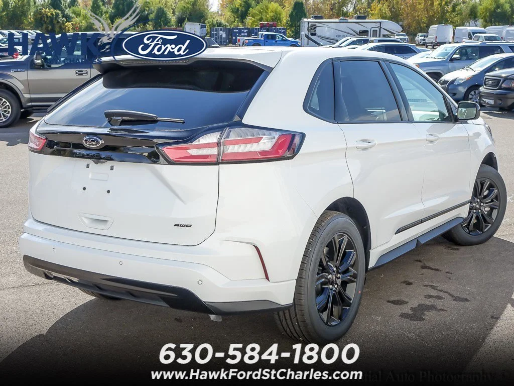 New 2024 Oxford White Ford SE image 6