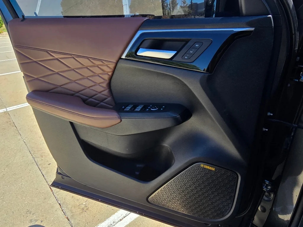 Used 2026 Gray Mitsubishi Black Edition image 18