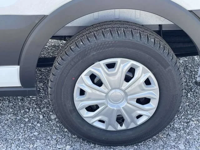 New 2026 Oxford White Ford XLT image 23