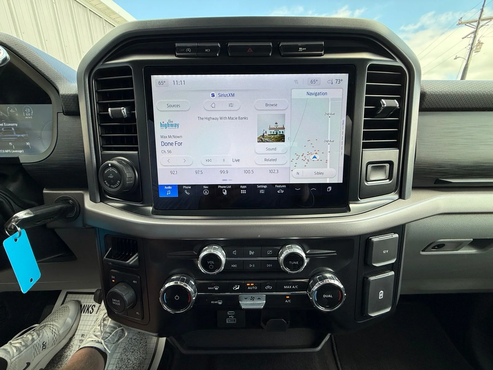 Certified Used 2024 Avalanche Ford XLT image 11