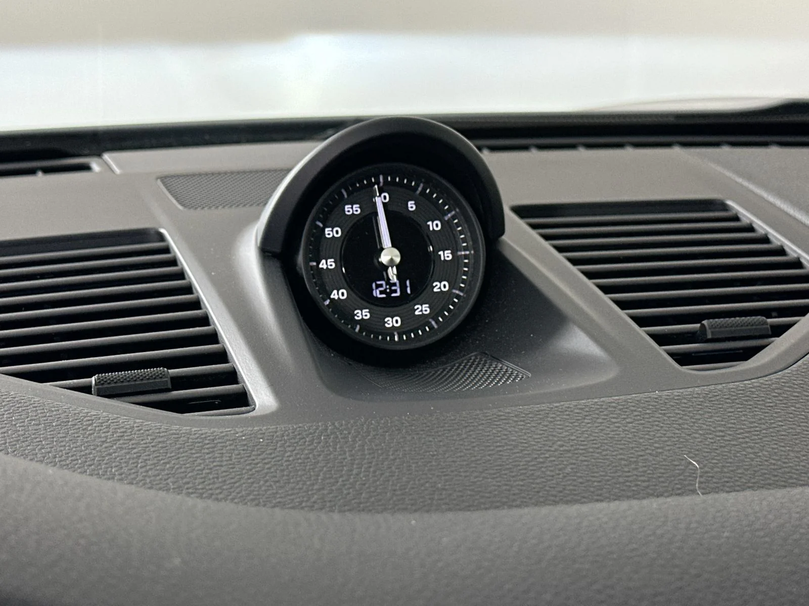 Used 2022  Porsche  image 26