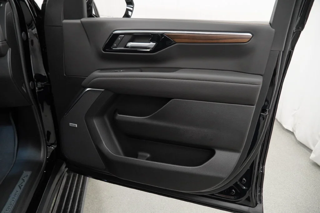 New 2026 Black Chevrolet High Country image 30