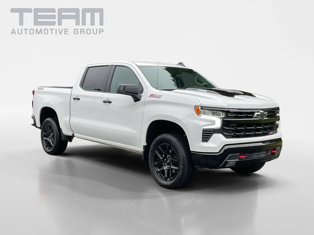 Used 2025 Summit White Chevrolet LT Trail Boss image 1