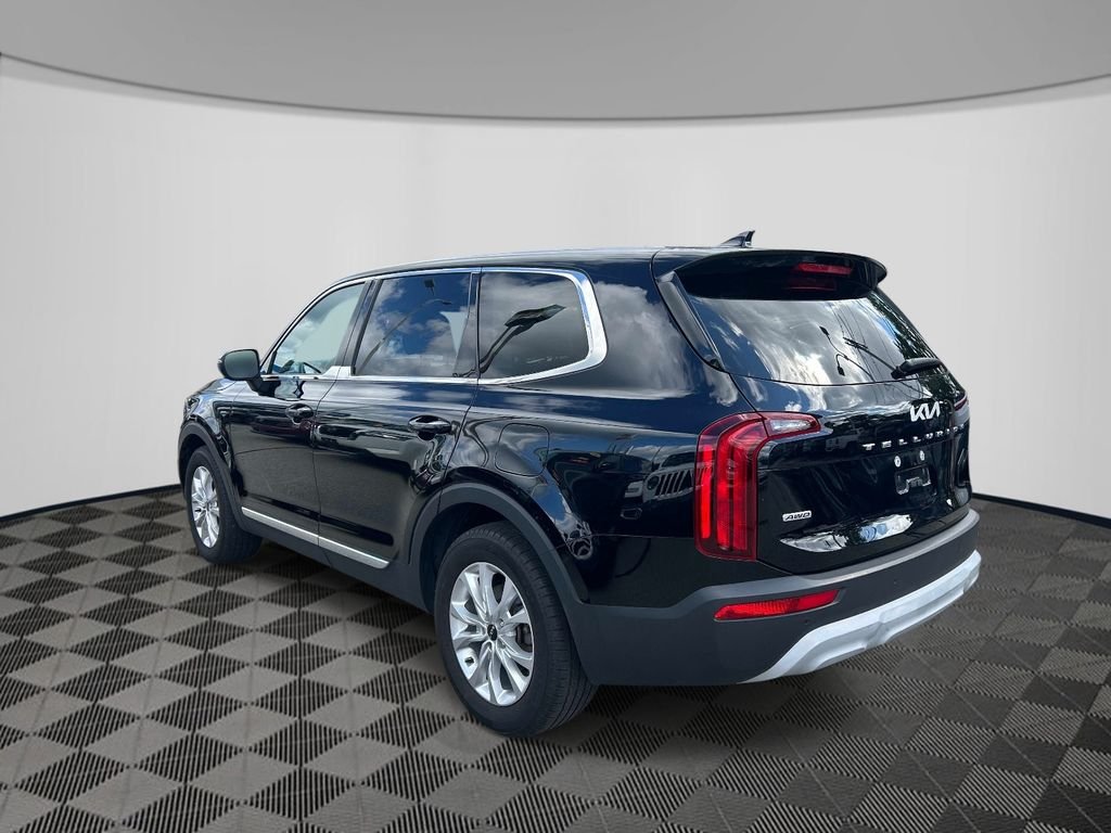 Used 2022 Black Kia LX image 3