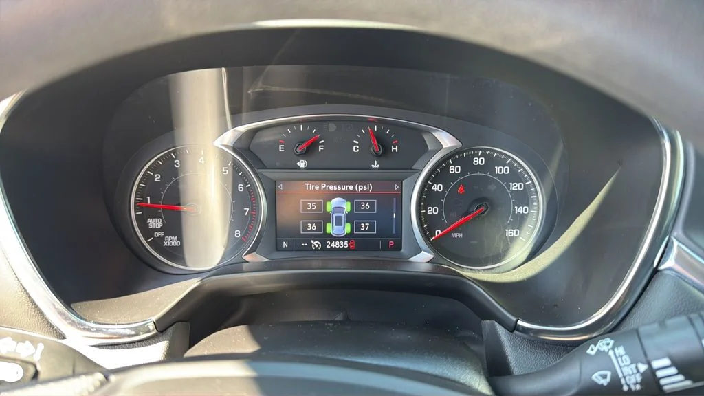 Used 2025 White Chevrolet LT image 22