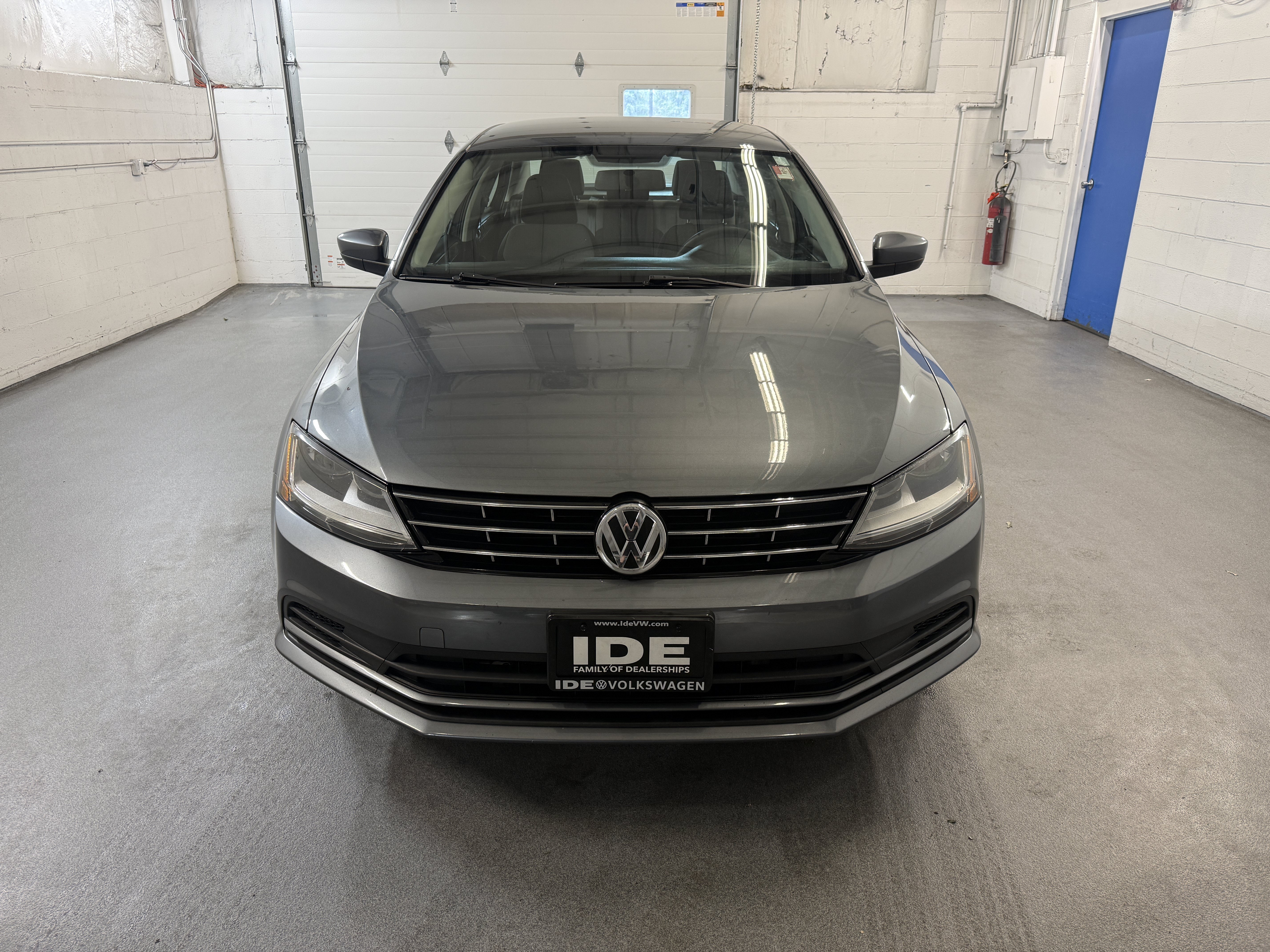 Used 2018 Platinum Gray Metallic Volkswagen 1.4T S image 3