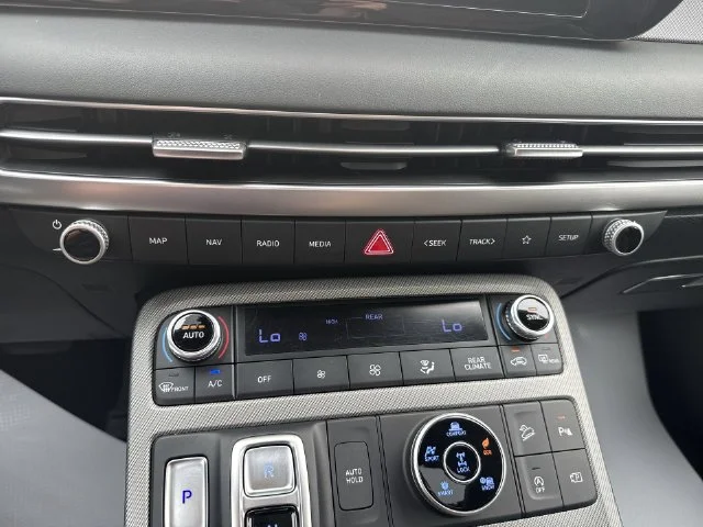 Used 2023 Red Hyundai SEL image 19