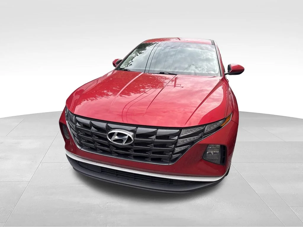 Used 2022 Red Hyundai SE image 2