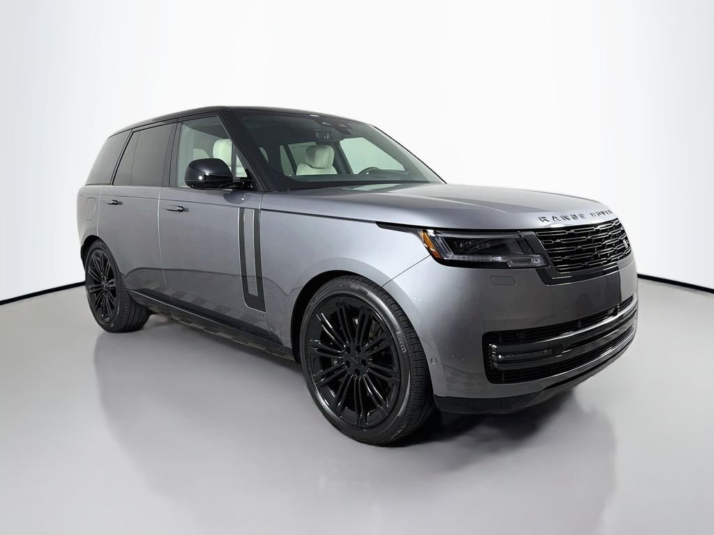 New 2026 Eiger Grey Land Rover SE image 3