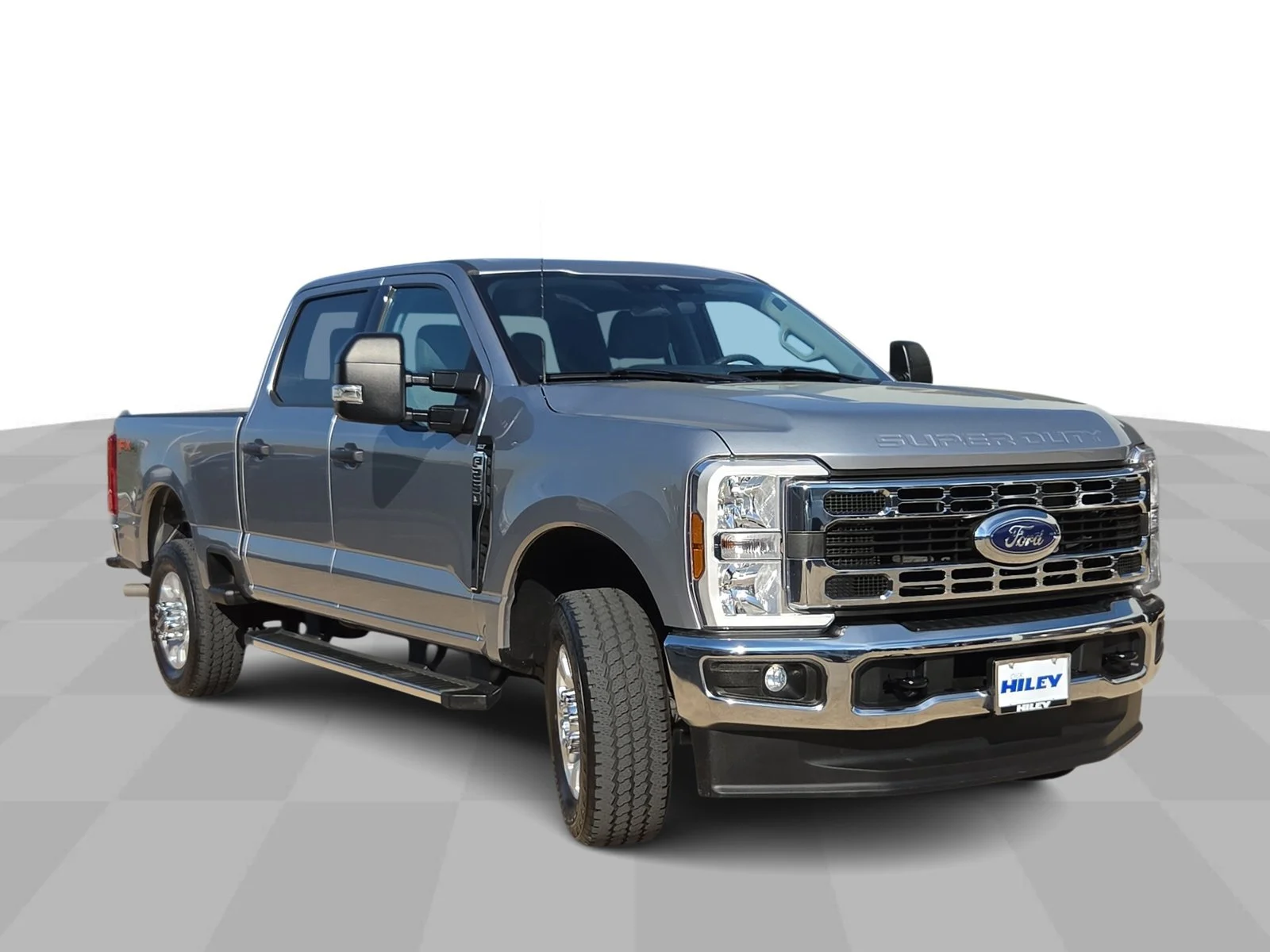 Used 2024 Silver Ford XLT image 2