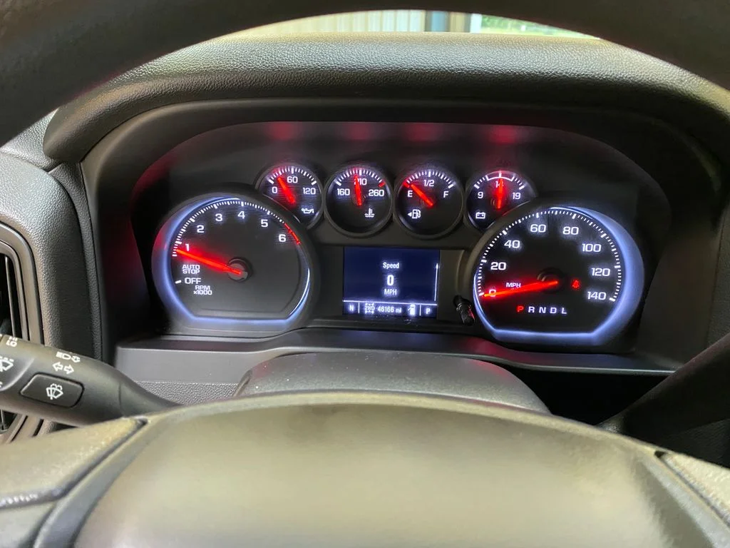 Used 2022 Silver Chevrolet Custom image 33