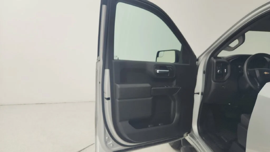 Used 2020 SILVER ICE METALLIC Chevrolet Custom image 20