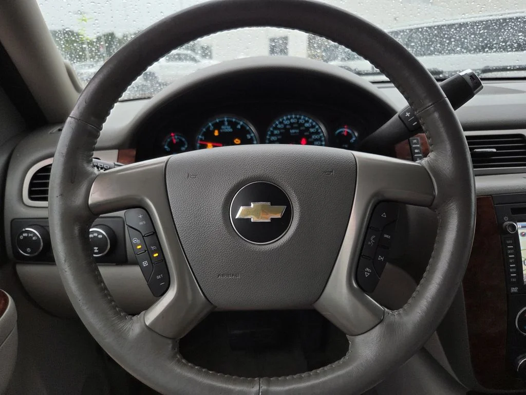 Used 2014 White Chevrolet LTZ image 31