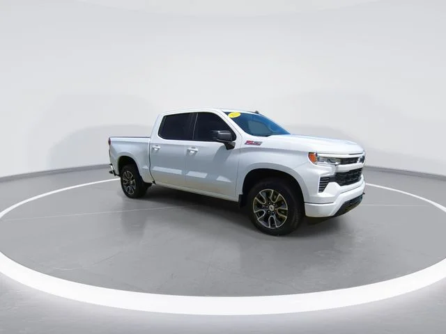 Used 2023 White Chevrolet RST image 2