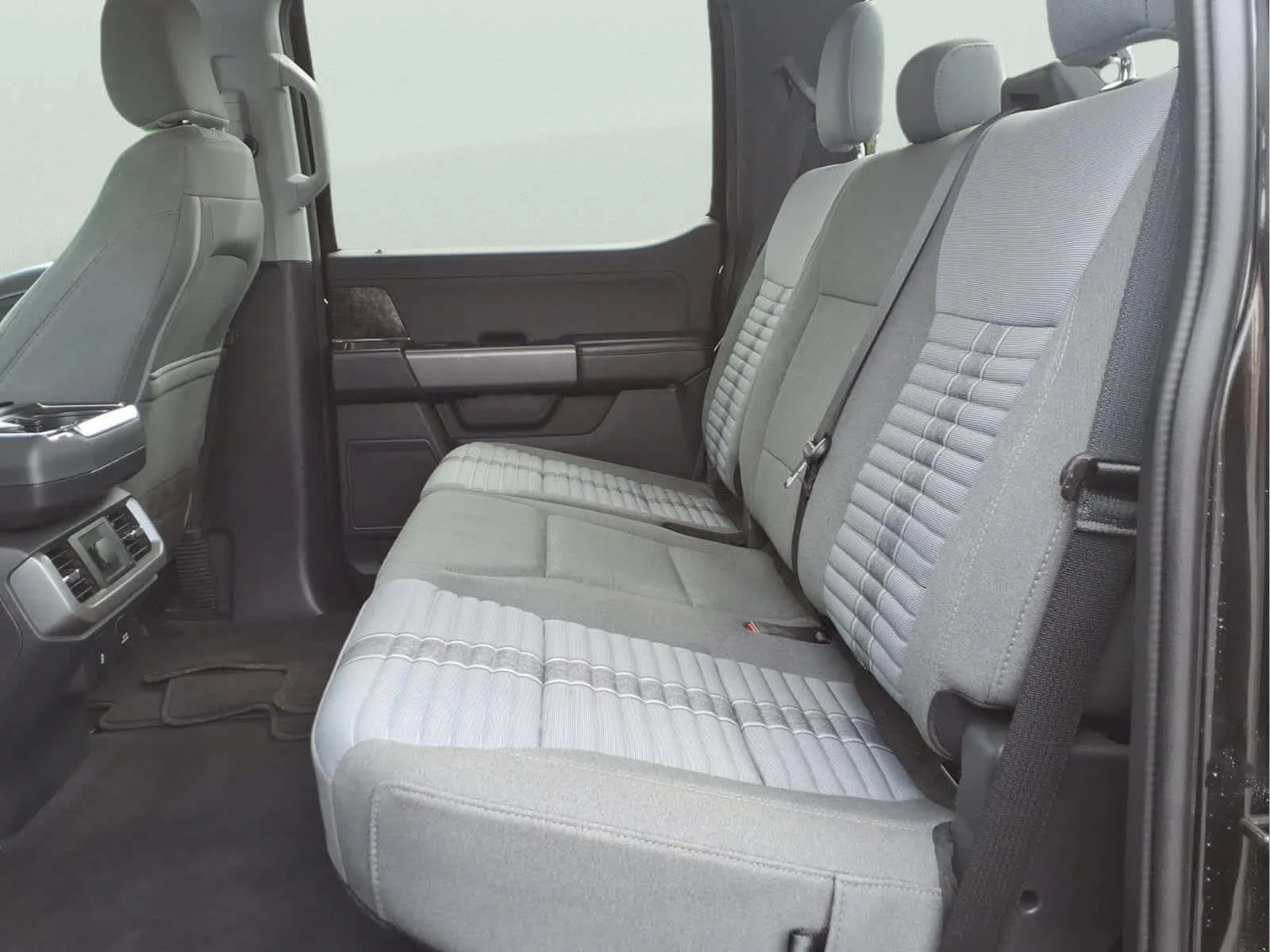 Used 2023 Area 51/Agate Black Ford XLT image 28