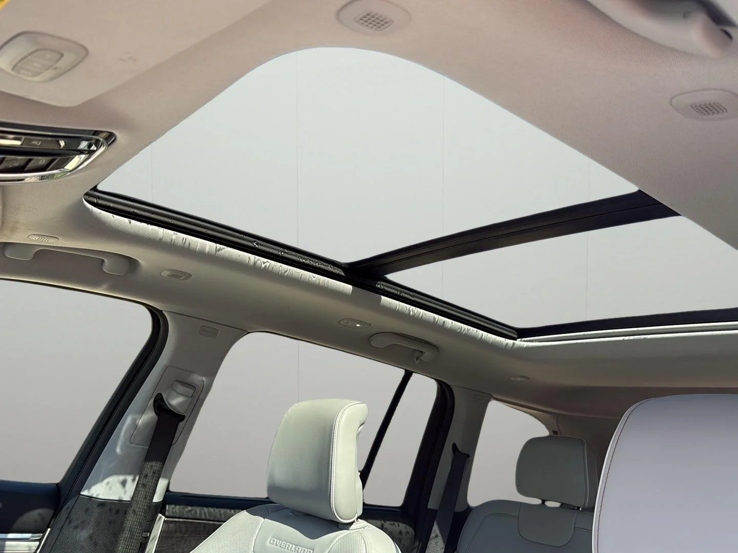 Used 2023 Bright White Clearcoat Jeep Overland image 13