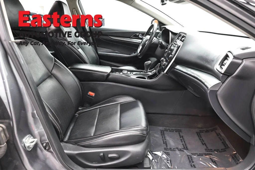 Used 2023 Gray Nissan SV image 25