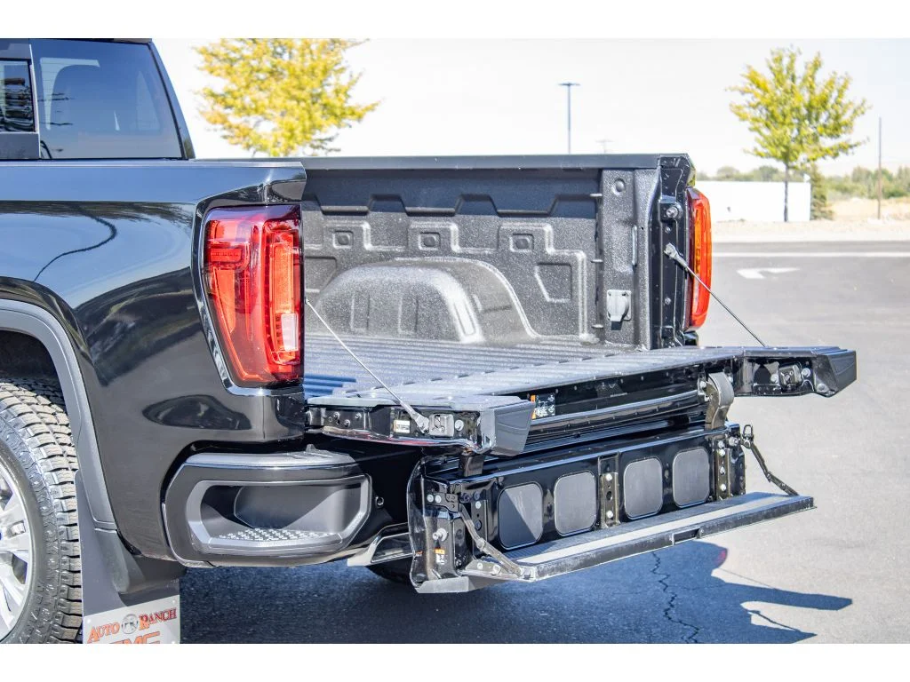 Used 2024 Onyx Black GMC Denali image 13