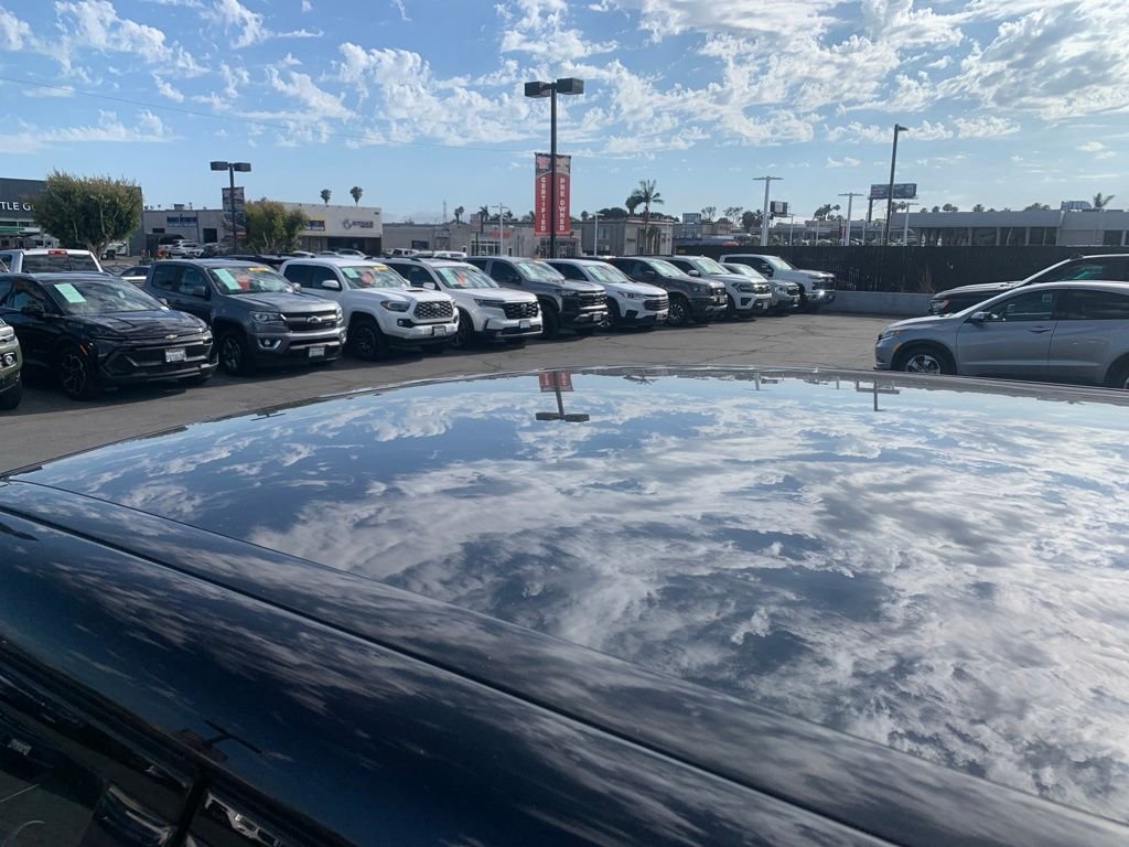 Used 2018 Gray Land Rover HSE image 9
