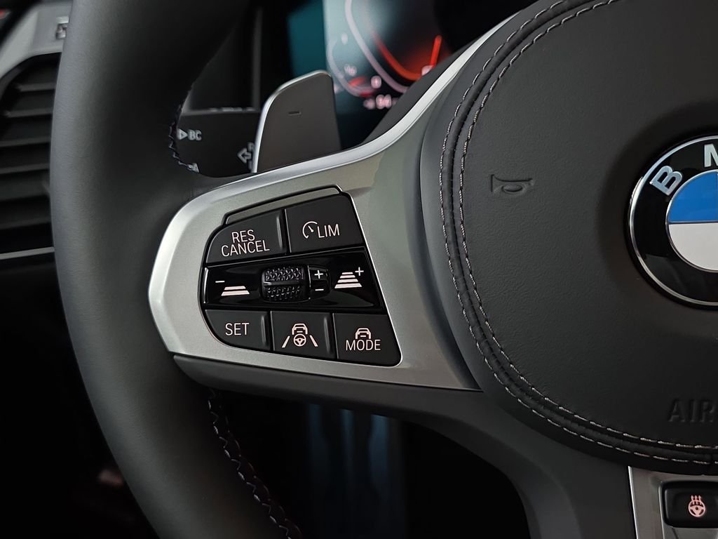 2026 BMW 8 Series M850i - Photo 17