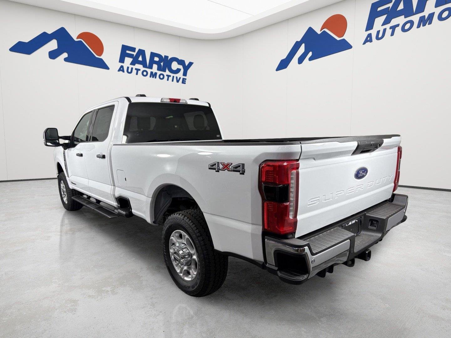 New 2026 Oxford White Ford F-350® XLT image 5