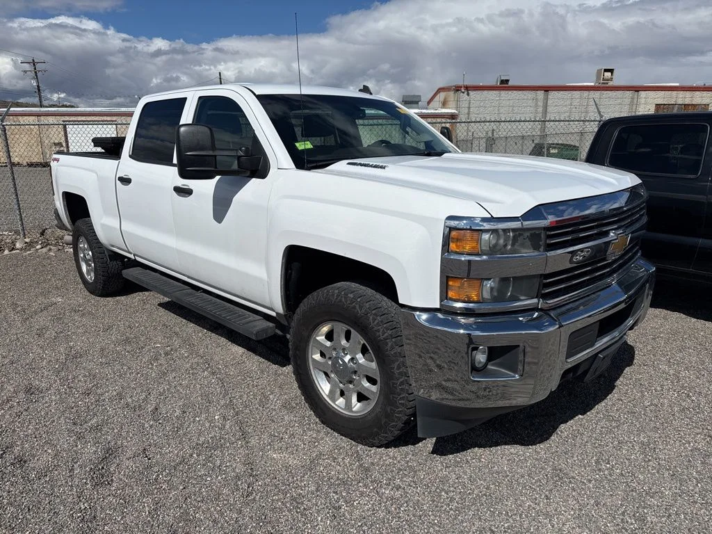 2015 Chevrolet Silverado HD 1LT 4WD Crew Cab Standard Box's photo
