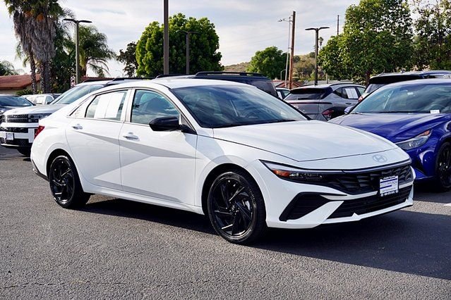 Used 2026 White Hyundai SEL Sport image 5