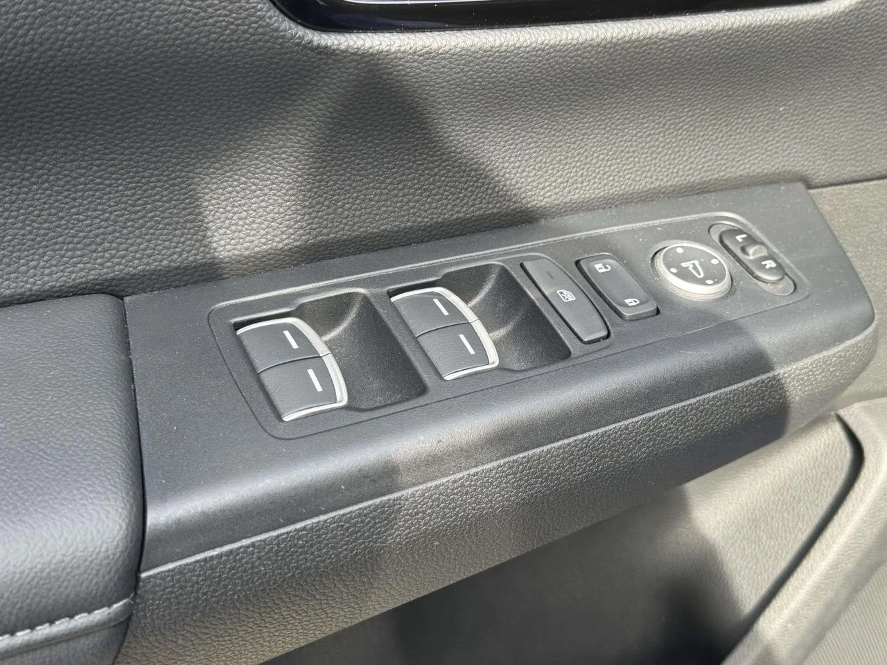 2023 Honda CR-V EX-L - Photo 23