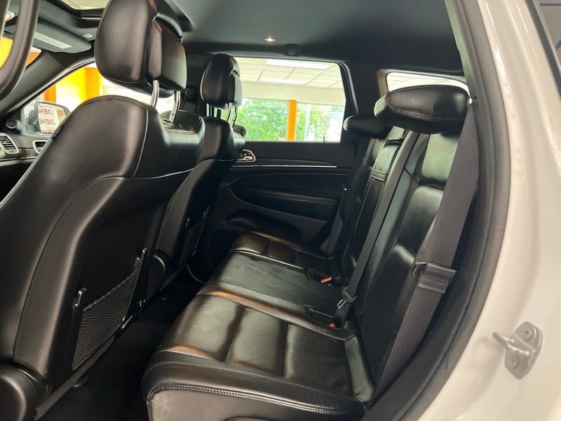 Used 2020 White Jeep Limited image 16