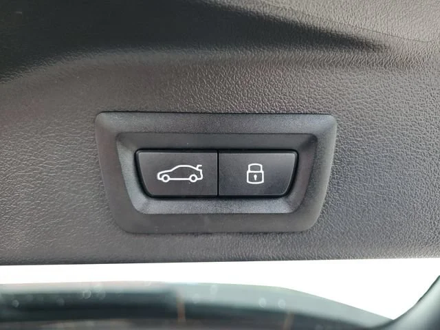 Used 2025 Gray BMW xDrive40i image 30