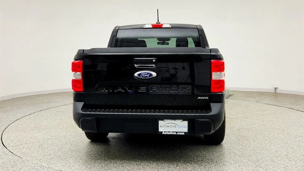 Used 2022 Shadow Black Ford XLT AWD SuperCrew image 6