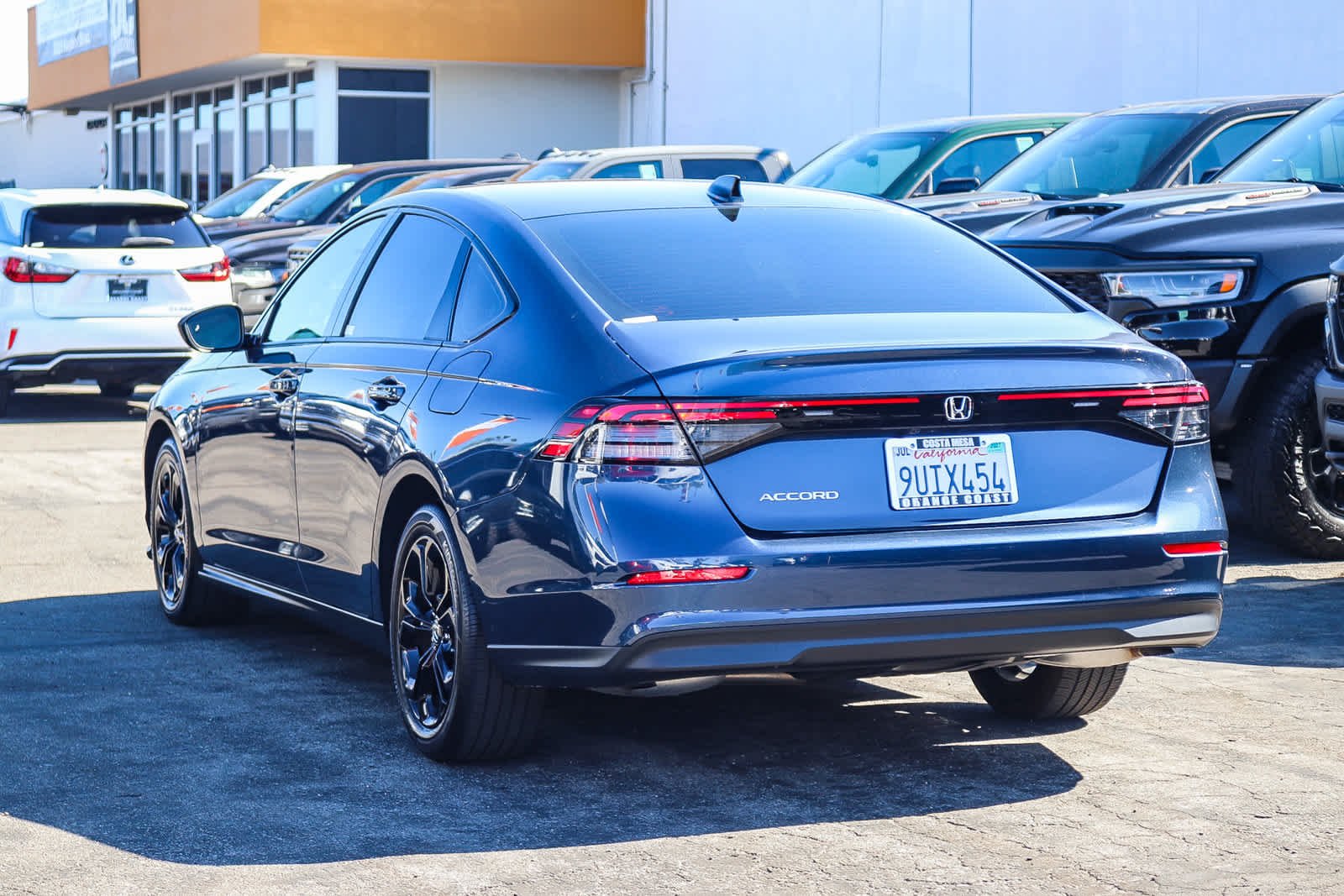 Used 2025 Canyon River Blue Metallic Honda SE image 6