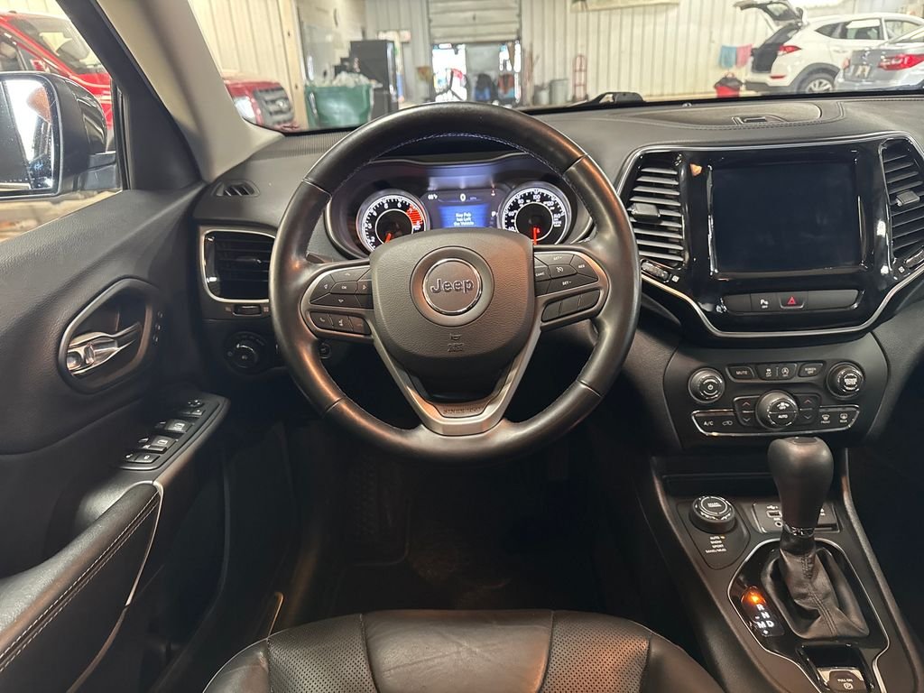 Used 2020 Gray Jeep Limited image 17
