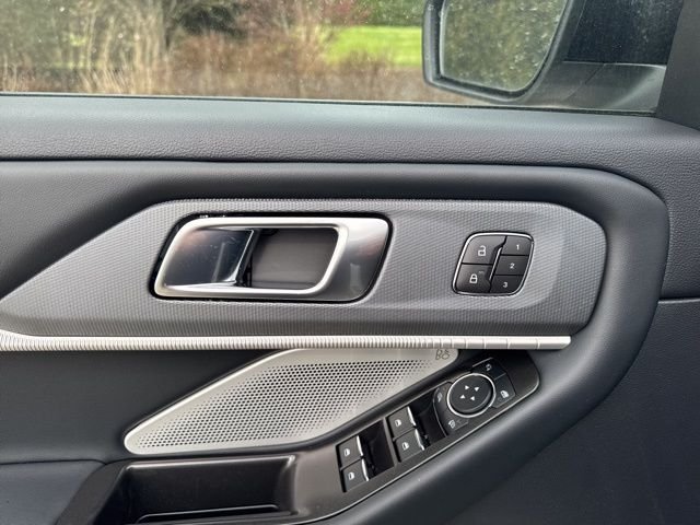 New 2026 Star White Metallic Tri-Coat Ford ST image 17